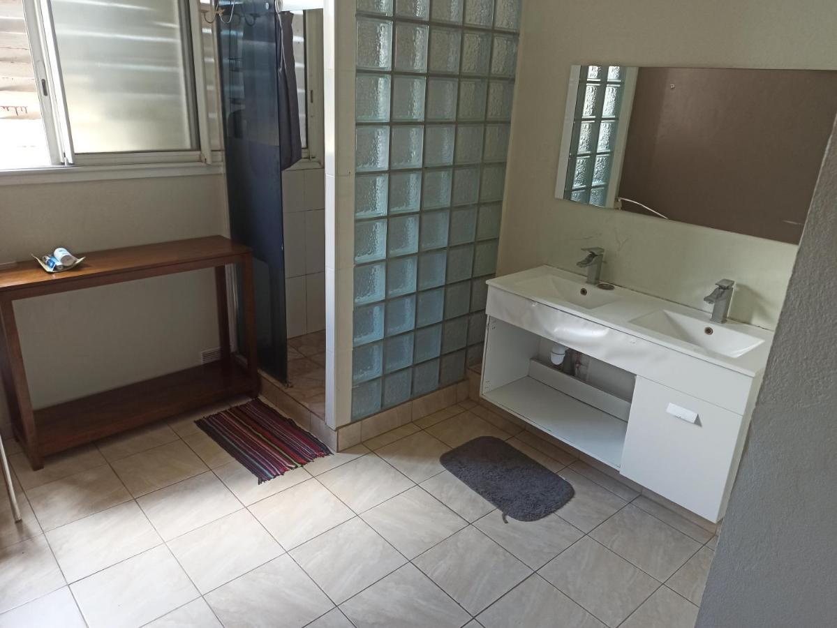 Appartement Locatriolet à Saint-Denis Extérieur photo