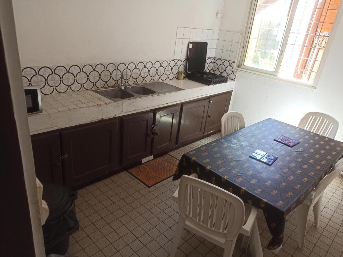 Appartement Locatriolet à Saint-Denis Extérieur photo